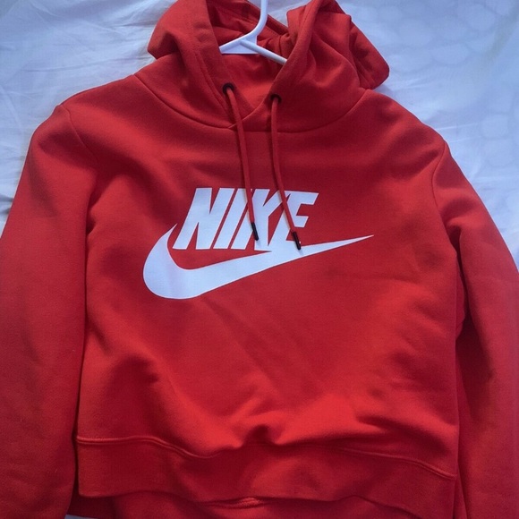 Nike Sweaters - Nike sweater